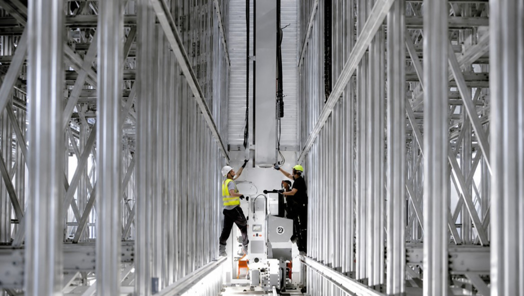 Swisslog and Lebkuchen-Schmidt complete Vectura pallet stacker crane installation at new central logistics site in Nuremberg